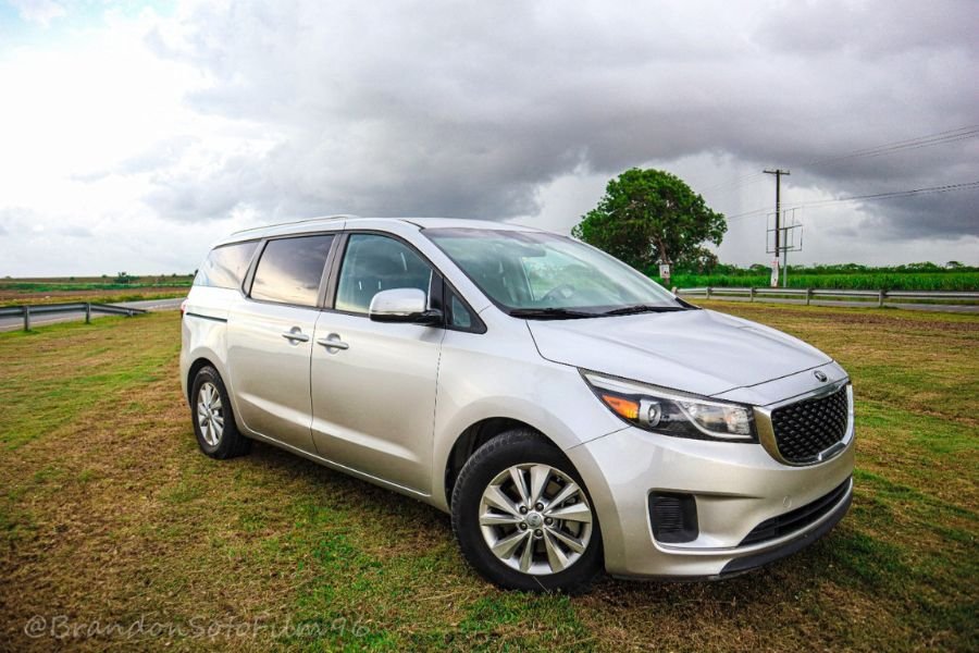 Kia Sedona – Minivans